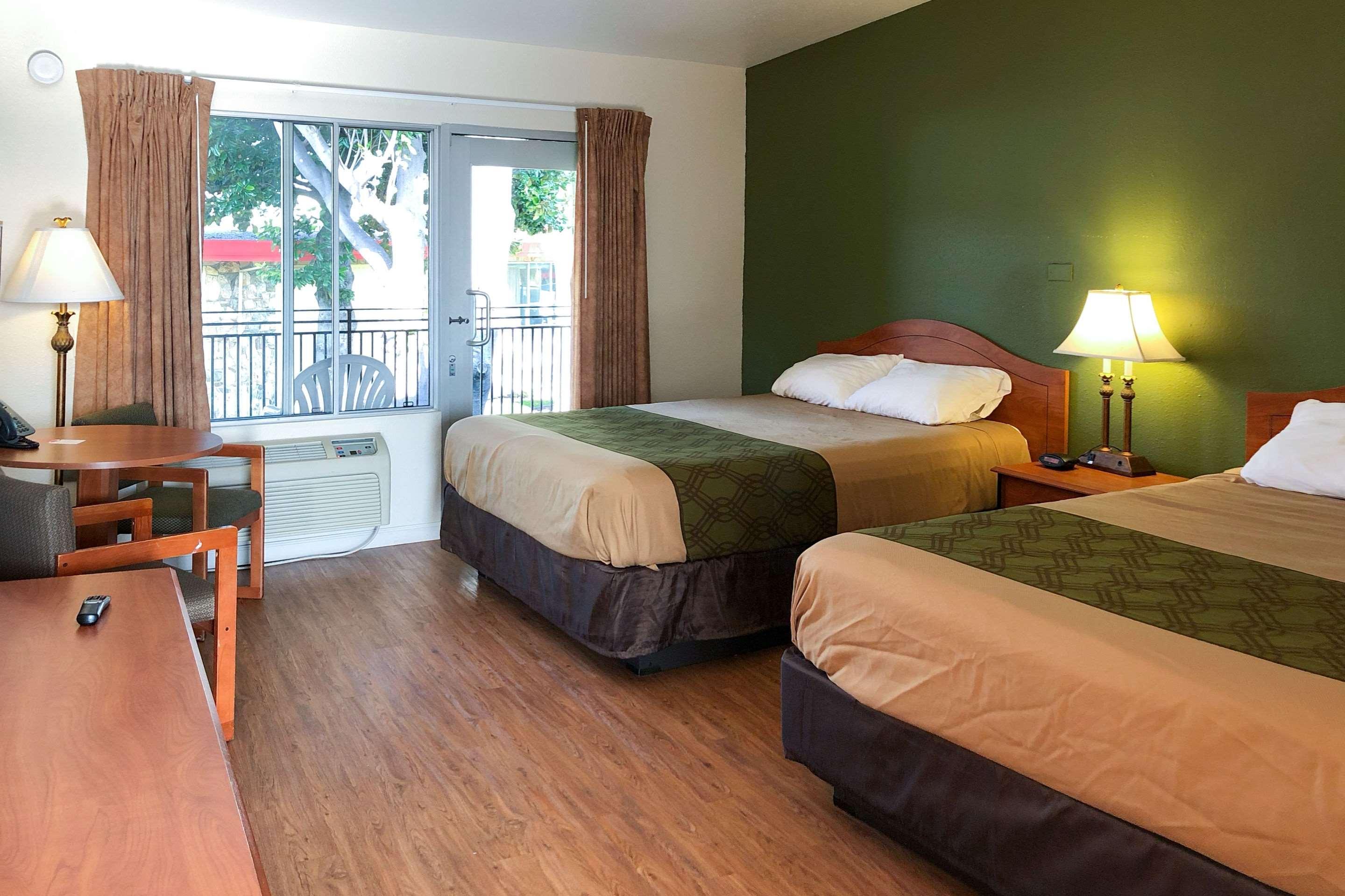 Econo Lodge Inn & Suites Oakland Airport Kültér fotó